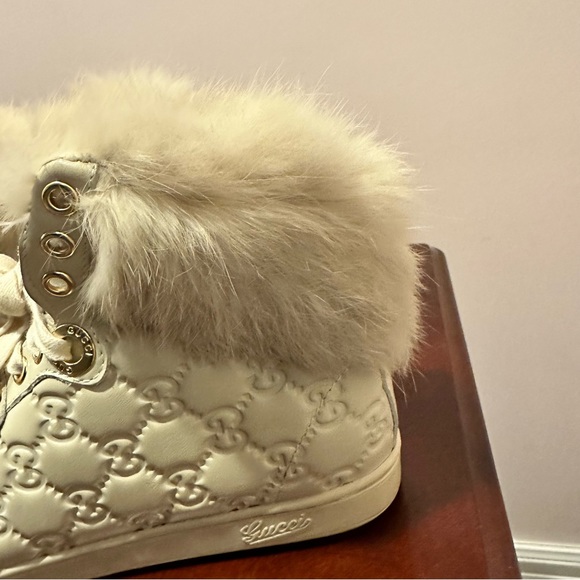 Gucci Beige Guccissima Leather Cada Fur Trim High Top Sneakers Size 35. - Picture 3 of 10